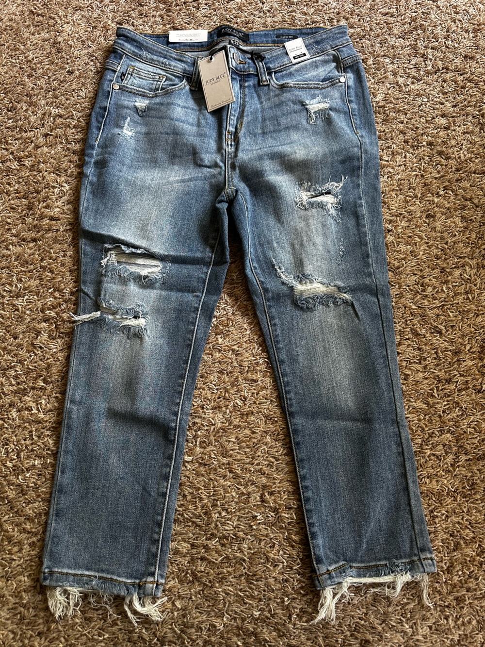 Judy Blue Washed Blue Distressed Skinny Mid Rise Capri fit